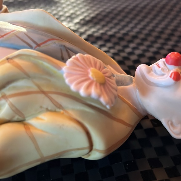Vintage Porcelain Clown Figurine - Picture 5 of 6